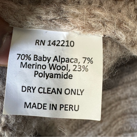 Mer Sea Women’s Luxe Lima Loose Fit Turtleneck Sweater - Picture 7 of 7